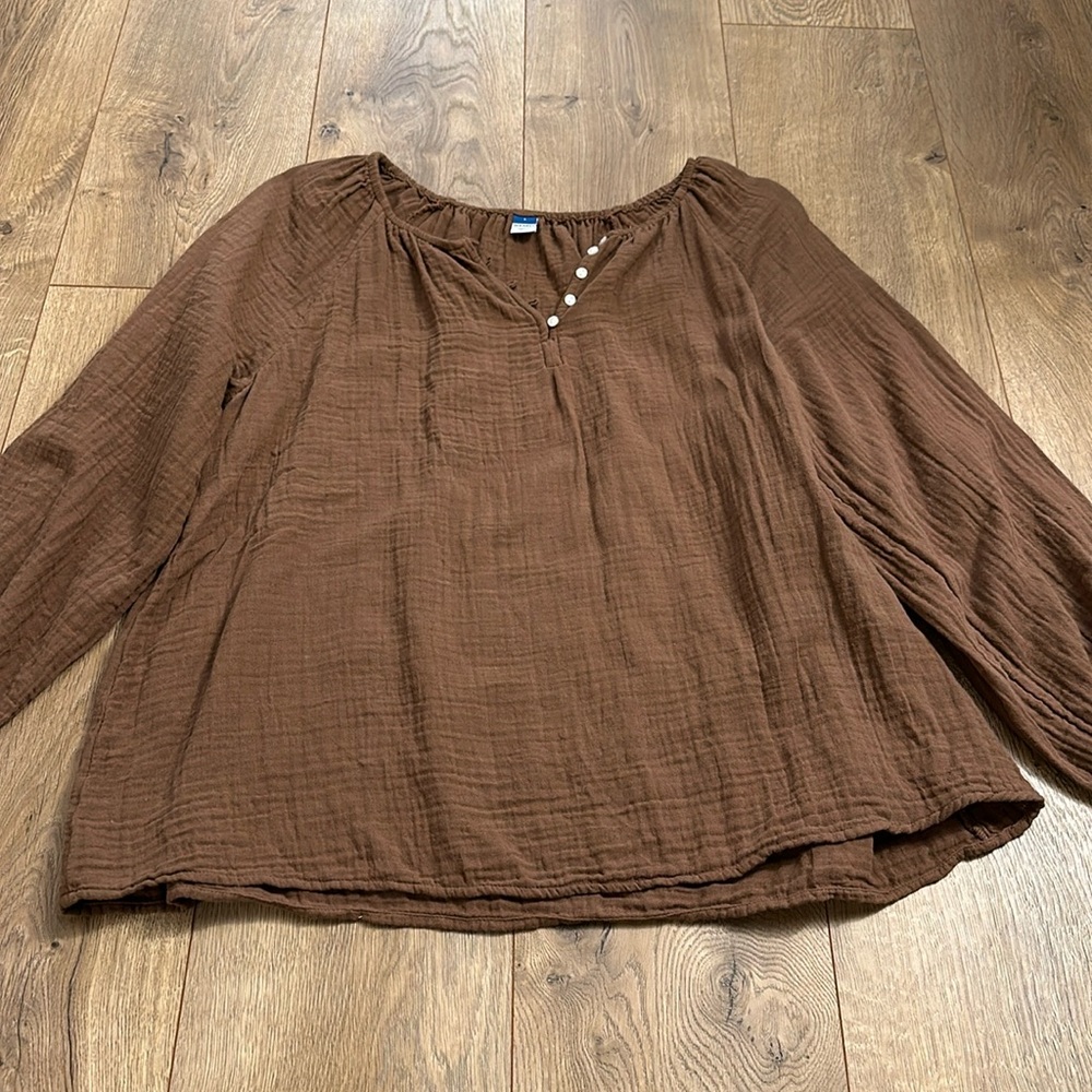 Old navy blouse/top